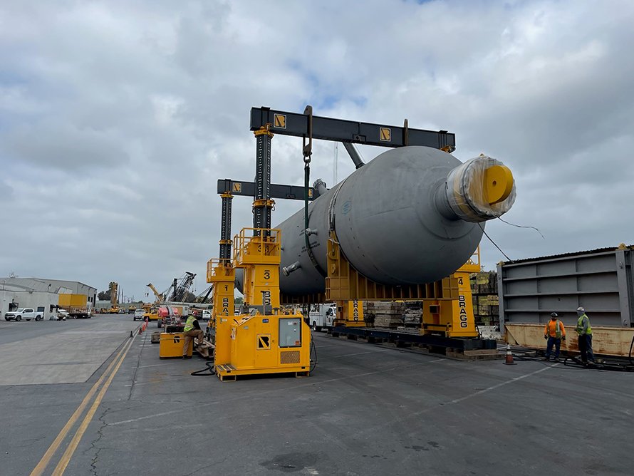 BRAGG COMPANIES GANTRY FEATURED IN AMERICAN CRANES AND TRANSPORT.